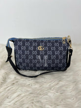 Gucci GG supreme canvas wrist pochete