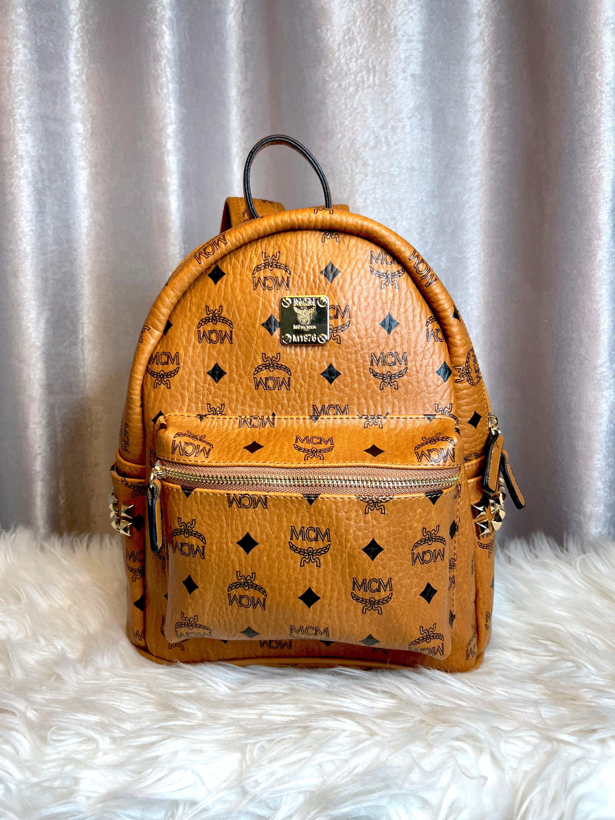 MCM Medium Backpack Stark stud embellished - Marilyns